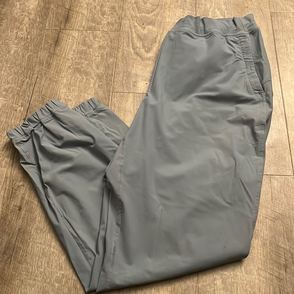 LULULEMON- light weight joggers